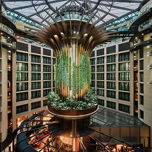 Radisson Collection Hotel, Hotell